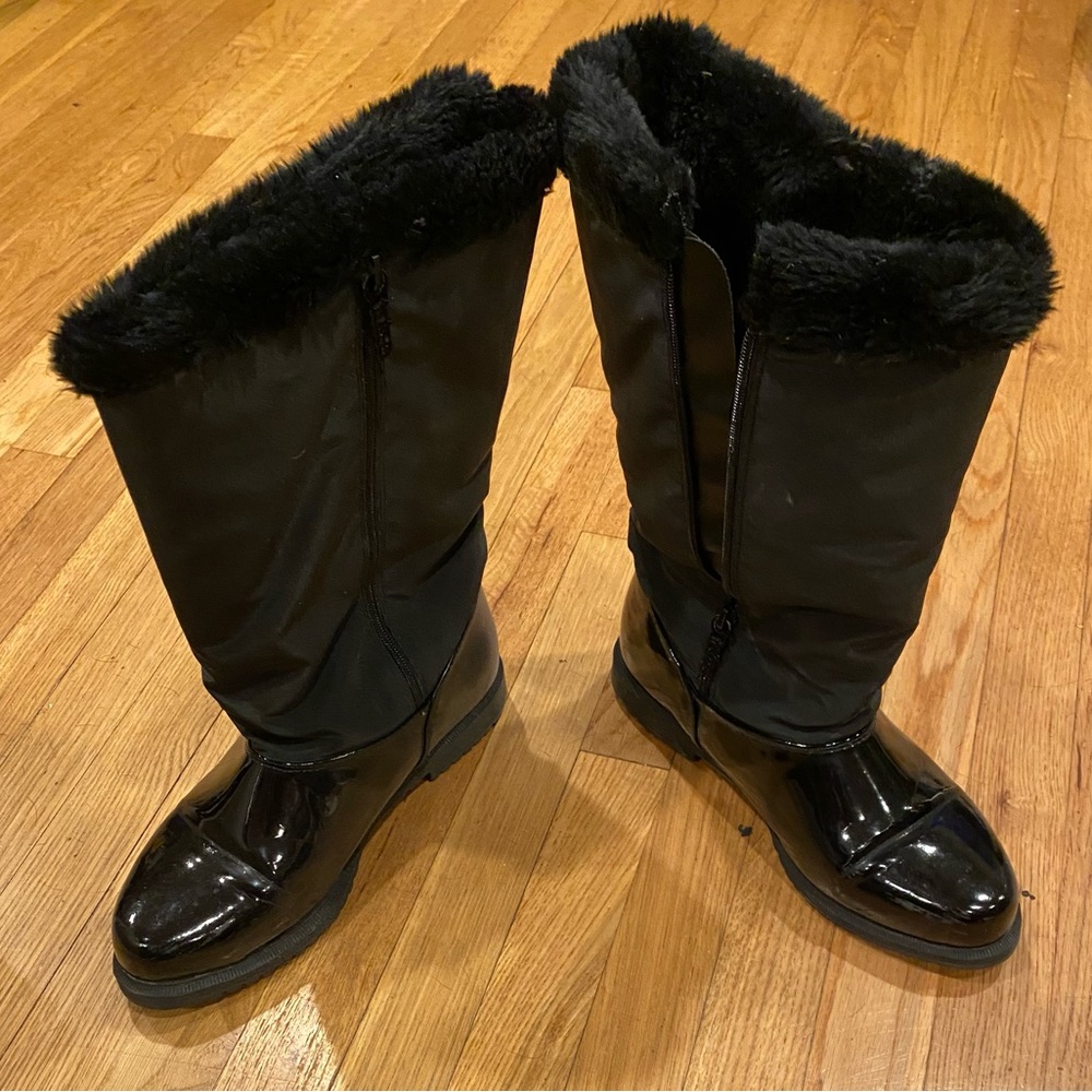 Totes Lined Winter Boots Size 9